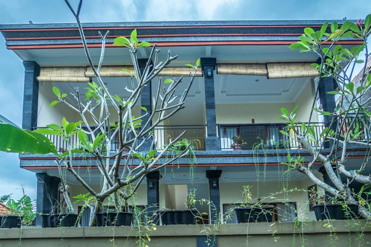 Saputra Guesthouse Ubud  Exterior photo